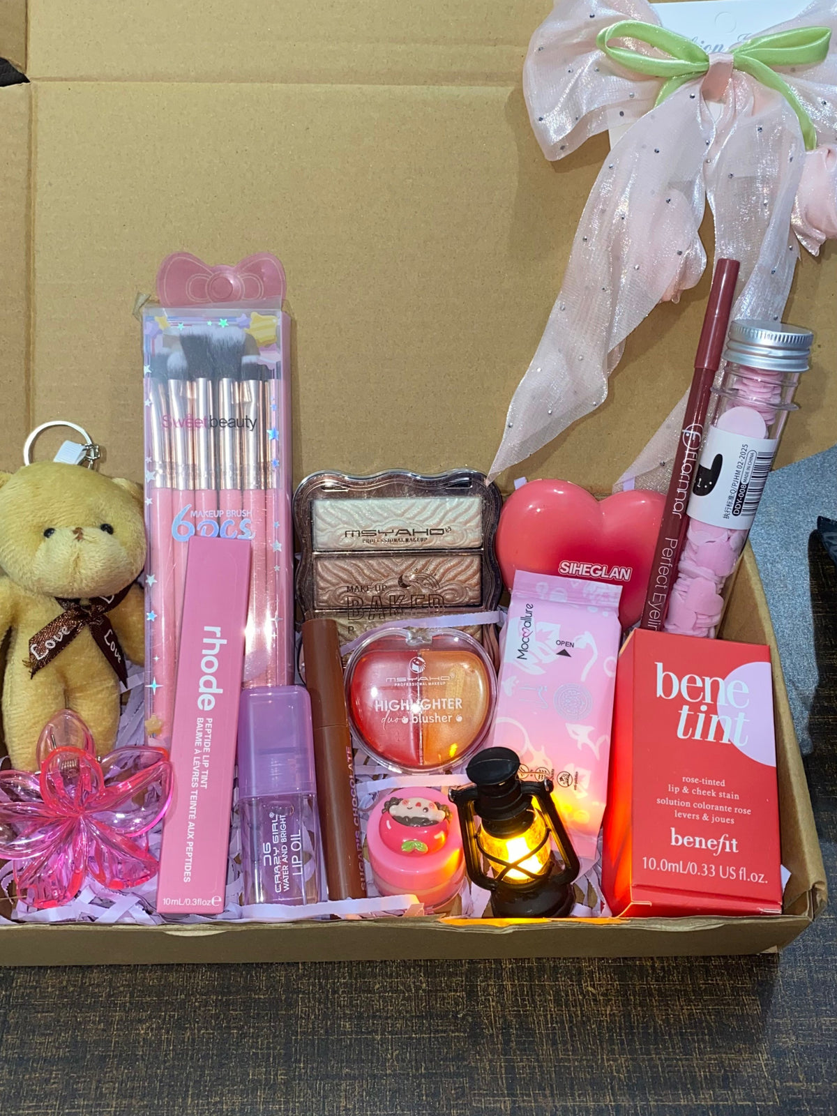 Golden Teddy Hamper
