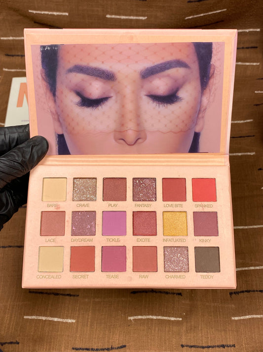 Nude Eyeshadow Palette – 18 Shades