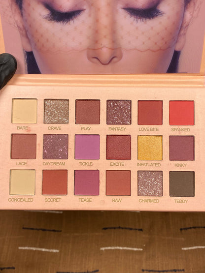 Nude Eyeshadow Palette – 18 Shades